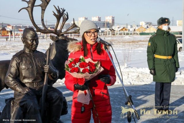 В Якутске открыт памятник знаменитому снайперу