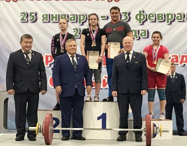 Якутянка завоевала «серебро» первенства России по тяжелой атлетике