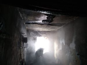 Пожарные отстояли общежитие в г. Покровск