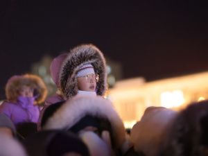 Праздничное шествие автоколонны состоялось впервые на зажжении новогодней ёлки Якутска