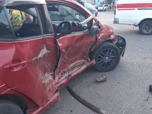 В Нерюнгри в ДТП с участием "такси" пострадали шесть человек, в том числе малолетние дети