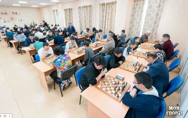 Мат ферзём и королём! В Якутске кипят шахматные баталии