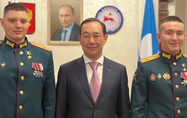 Глава Якутии встретился с Героями России Игорем Юргиным и Николаем Соболевым