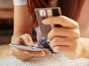 В Якутске 8-летняя девочка назвала мошенникам реквизиты банковской карты бабушки, чтобы купить игровую валюту