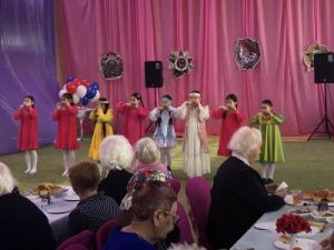 Школьники Губинского округа поздравили ветеранов ВОВ