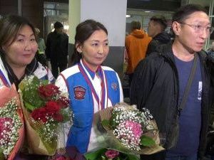 Чемпионов Европы по пулевой стрельбе встретили в аэропорту