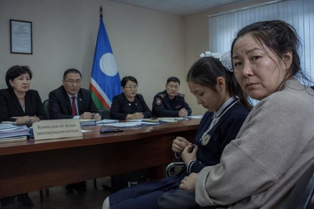 За курение отличницей в туалете школы вейпа, в отношении мамы возбудили дело за ненадлежащее исполнение родительских обязанностей