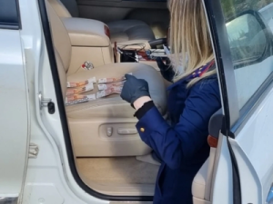 Не выполнили очистку территории, зато предложили взятку