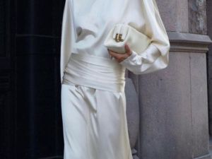 В чем встречать Новый 2024 год Дракона: цвета, тренды, аксессуары