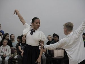 Танцевально-спортивный клуб «Квик-степ» провел день открытых дверей в школе Якутска