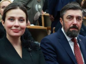 Секретная борьба с коррупцией или борьба с секретной коррупцией? 