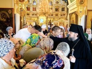 Престольный праздник Никольского храма отметили за Архиерейским богослужением в Якутске