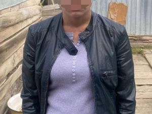 В Якутске женщина похитила у знакомой 390 тысяч рублей из-под подушки