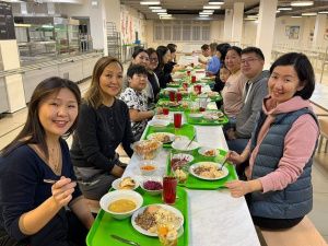 Дегустацию блюд из школьного меню провели для родителей учащихся пяти школ Якутска