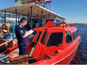 Заснувший за рулем и допустивший столкновение с паромом судоводитель предстал перед судом в Якутии: Пострадали девять человек