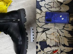 Пассажир поезда похитил телефон и ботинки у несовершеннолетнего попутчика в Нерюнгри