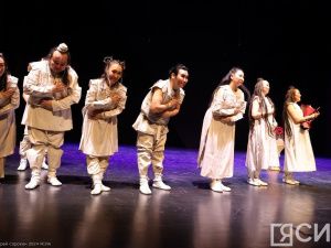 «Народ саха сохранил свою уникальную культуру»: казахские зрители высоко оценили спектакль-олонхо