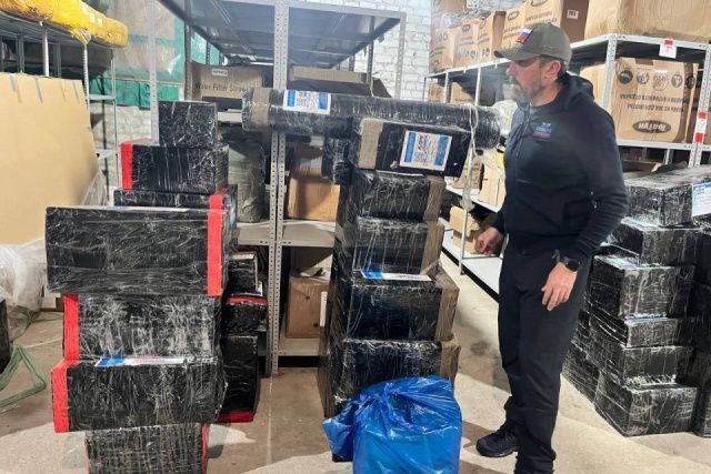 Представители Нерюнгринского района передали помощь для участников СВО