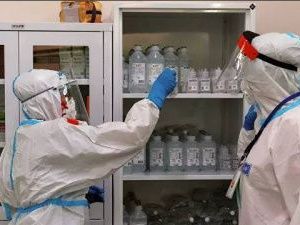 Два выходных на вакцинацию, работа общепита до 23 часов. Какие еще поручения по ситуации с коронавирусом дал Путин