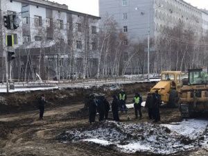 На участке обнаружения останков, временно приостановлены дорожные работы
