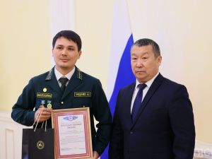 К 80-летию Авиалесоохраны Якутии вручили государственные награды