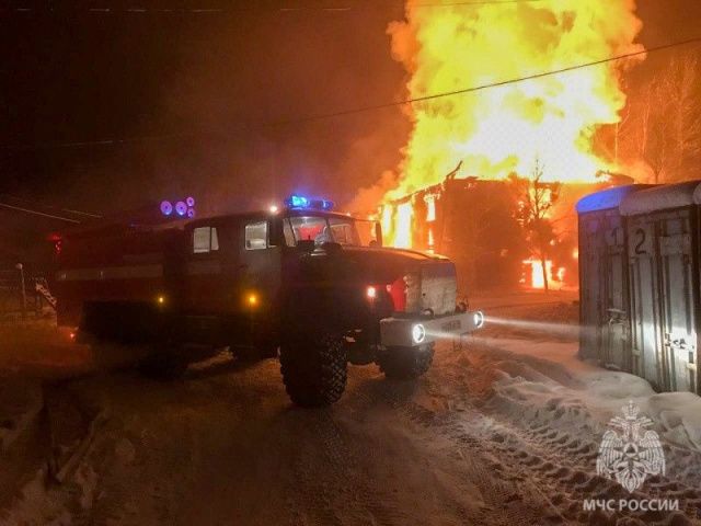 В Якутии на пожаре погиб мужчина: Сгорела избушка на коневодческой базе