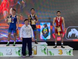 Якутяне выиграли четыре медали первенства Дальнего Востока по греко-римской борьбе