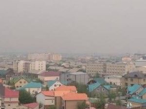В Якутске задымление из-за лесных пожаров: в окрестностях города тушат три возгорания