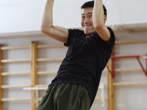 В лидеры по троеборью на зимней спартакиаде вышли представители четырех районов Якутии