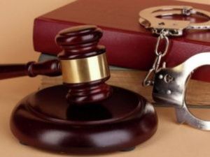 В Якутске мужчина до смерти избил обидчика табуретом и плитой ДСП