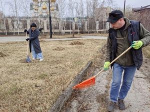 Общественники Якутска провели субботник в Старом городе