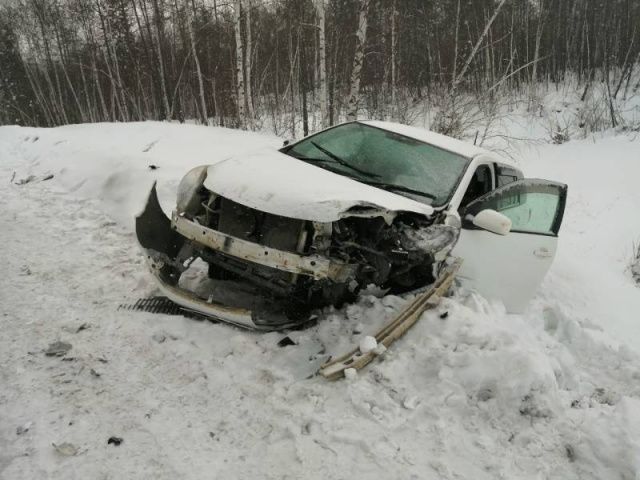 В Амгинском улусе в результате ДТП погиб пассажир. Четыре человека госпитализированы