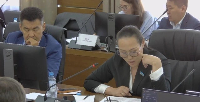 Депутат Якутии Заморщикова предложила чиновникам ужать свои расходы