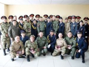 Якутским бойцам вручили медали ЛНР «За отвагу»