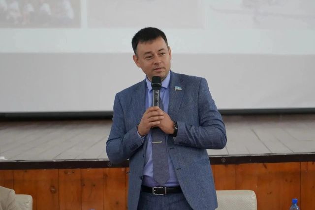 Депутат Луцкан прокомментировал ситуацию вокруг школы №1 в Якутске