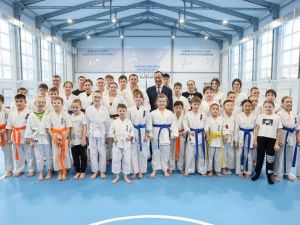 Глава Якутии посетил школу киокусинкай в гимназии Алдана