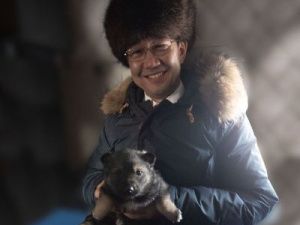 Главе Якутии подарили щенка