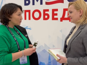 Активист КСВО из Якутии передала Юлии Белеховой письма бойцам СВО и талисман от республики