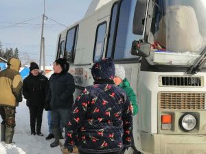 В селах Хангаласского района работает передвижной медицинский диагностический комплекс