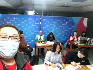 В Якутске волонтеры оказывают помощь пожилым людям