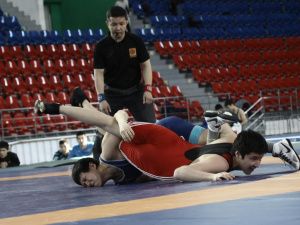 Международный турнир по вольной борьбе на призы Акционерной компании «Железные дороги Якутии» выявил сильнейших юных борцов