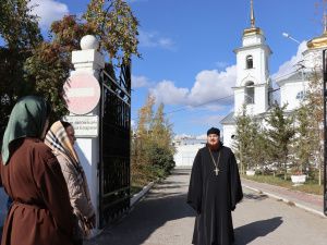 Сотрудники УФСИН и члены их семей совершили поездку по православным храмам и монастырям г. Якутска