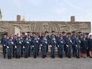 В День государственного флага Российской Федерации сотрудники уголовно-исполнительной системы торжественно приняли присягу и получили удостоверения