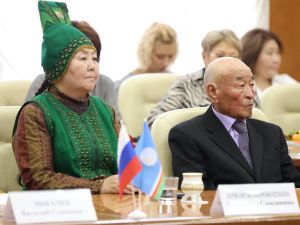 Айсен Николаев вручил 35 якутянам государственные награды