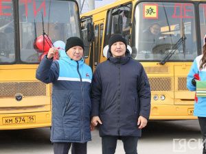 Спортивным учреждениям Якутии вручили микроавтобусы и автобусы