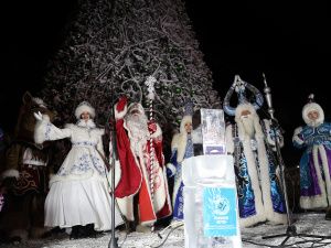 В Якутске зажгли огни первой новогодней ёлки