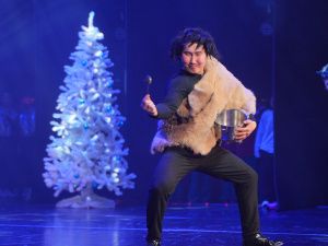 Евгений Григорьев вручил стипендии 100 лучшим школьникам на Елке главы Якутска