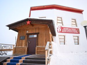 Айсен Николаев поблагодарил сотрудников музея имени Федора Попова за вклад в сохранение истории и воспитание патриотизма