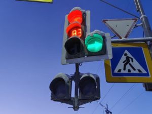 Светофоры на четырех перекрестках Якутска вернут к прежнему режиму работы