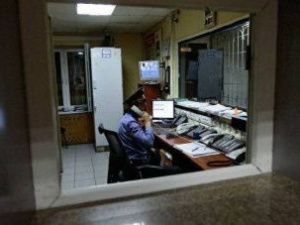 В Якутии мужчины совершили квартирную кражу. Потом они позвонили в полицию и признались